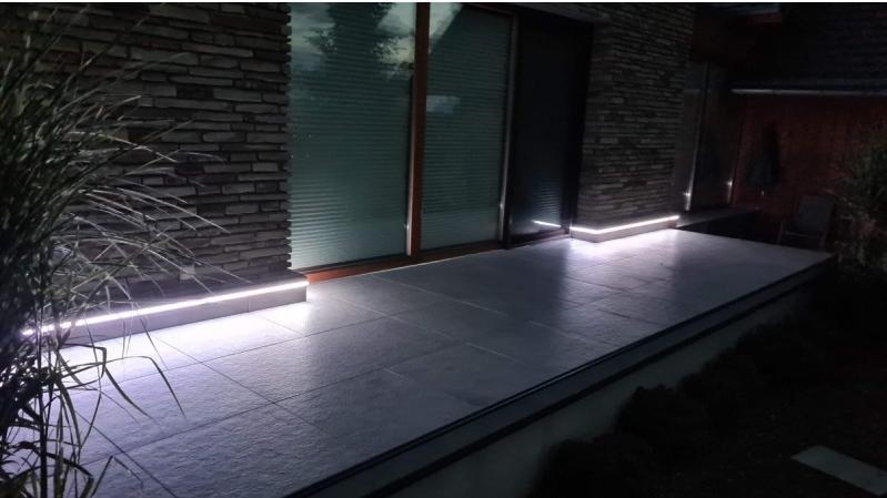 Sockelprofil LED-beleuchtet